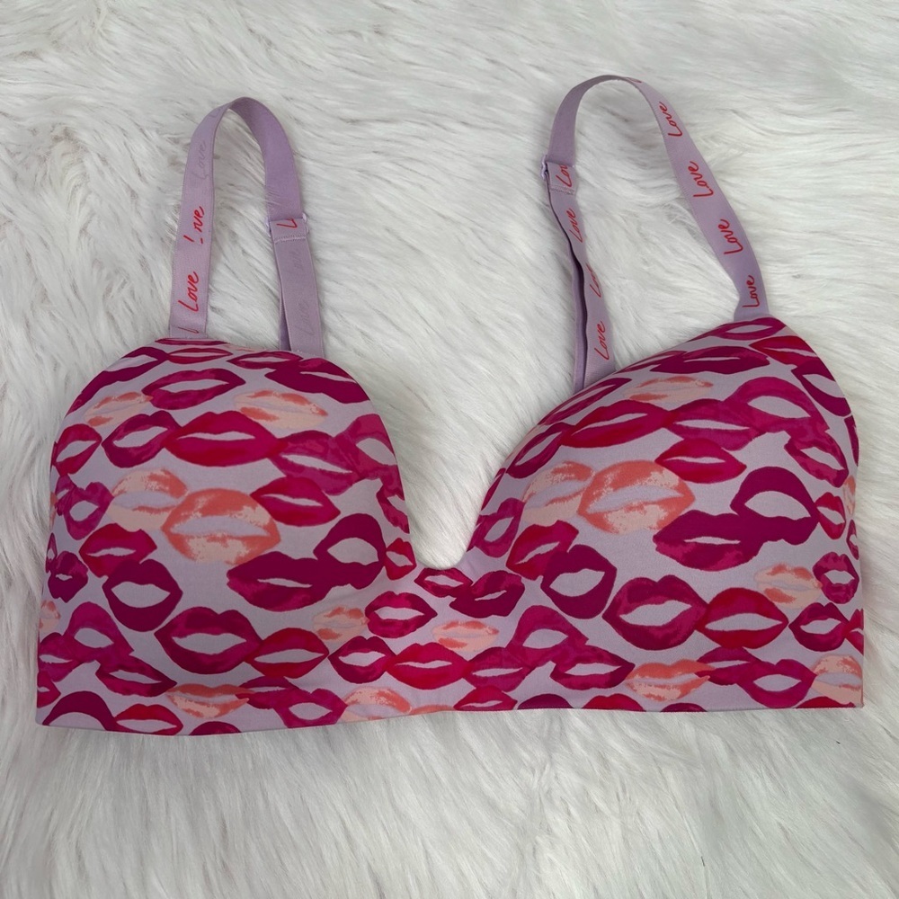 Victoria’s Secret Lightly Lined Wireless T-Shirt Bra 34D Pink Red‎ Purple Lips